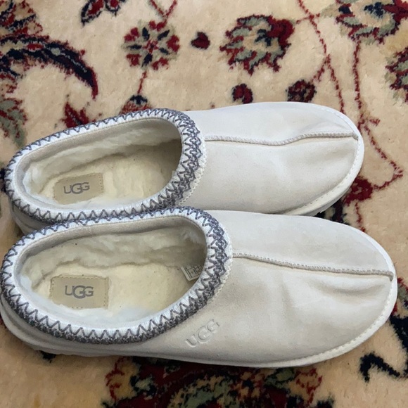 uggs - Picture 1 of 3